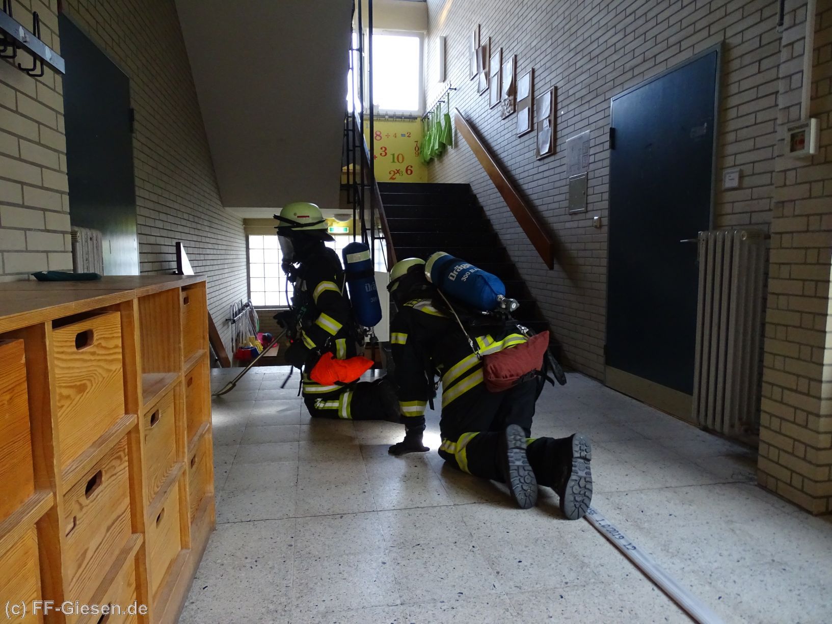 Übung Personenrettung Grundschule der Giesen OF-Giesen